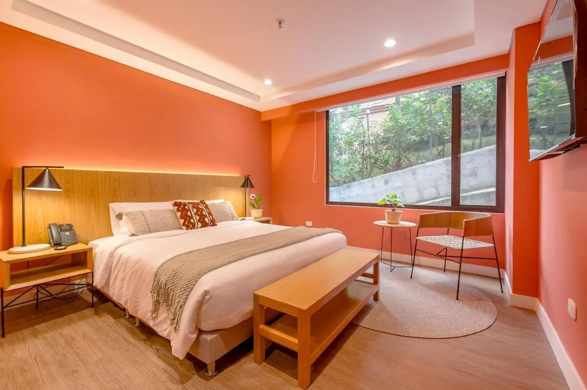 Elegant Stay Steps From El Tesoro Mall 304 メデジン